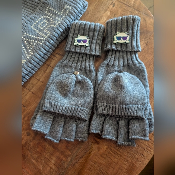 NWOT Karl Lagerfeld Paris Logo Studded Beanie & Matching Gloves - Picture 7 of 8